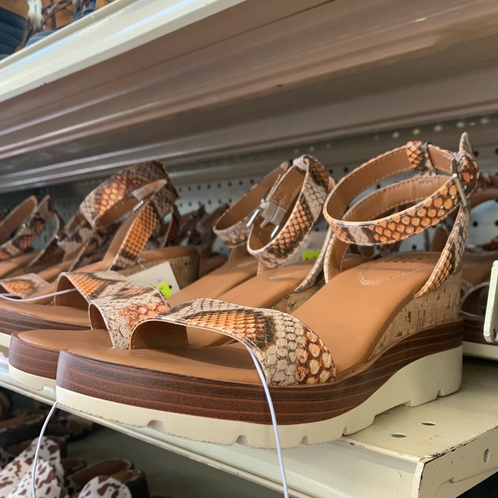 ✨Listed for Mariah✨ Snake Print Sandals